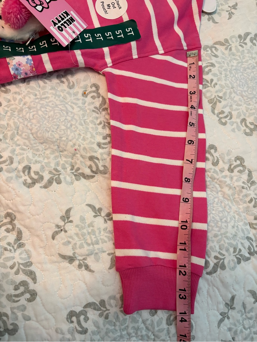 Hello Kitty Toddler Girls Sweatshirt and
Short Set Size 5T Pink Striped NWT - Picture 11 of 13